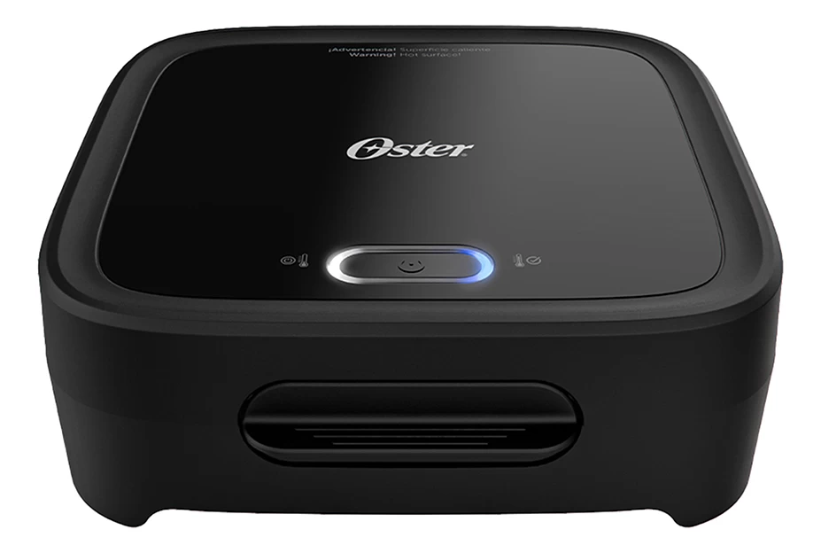 Sandwichera Oster(R) Compacta Con Platos Hondo Ckstsm400 Negro